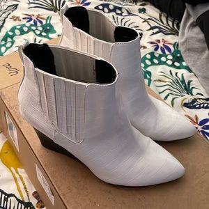 Report White William Wedge Booties